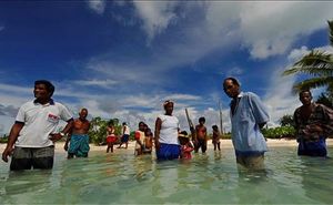 Bewohnerinnen und Bewohner des Abaiang-Atoll in Kiribati (Office of the President of the Republic of Kiribati / Photo: Justin McManus, The Age)