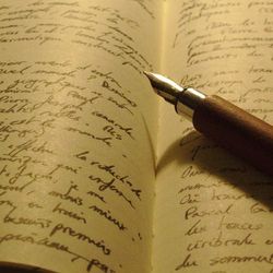 Füllfederhalter auf Notizbuch