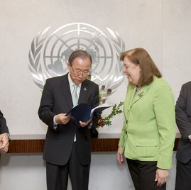 UN-Generalsekretär Ban Ki-moon trifft Virginia Gamba, Leiterin des Gemeinsamen Investigativmechanismuses der UN und der OPCW 