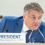 Václav Bálek, der derzeitige Präsident des Menschenrechtsrats, eröffnet die 55. Sitzung des Rats im September 2023.