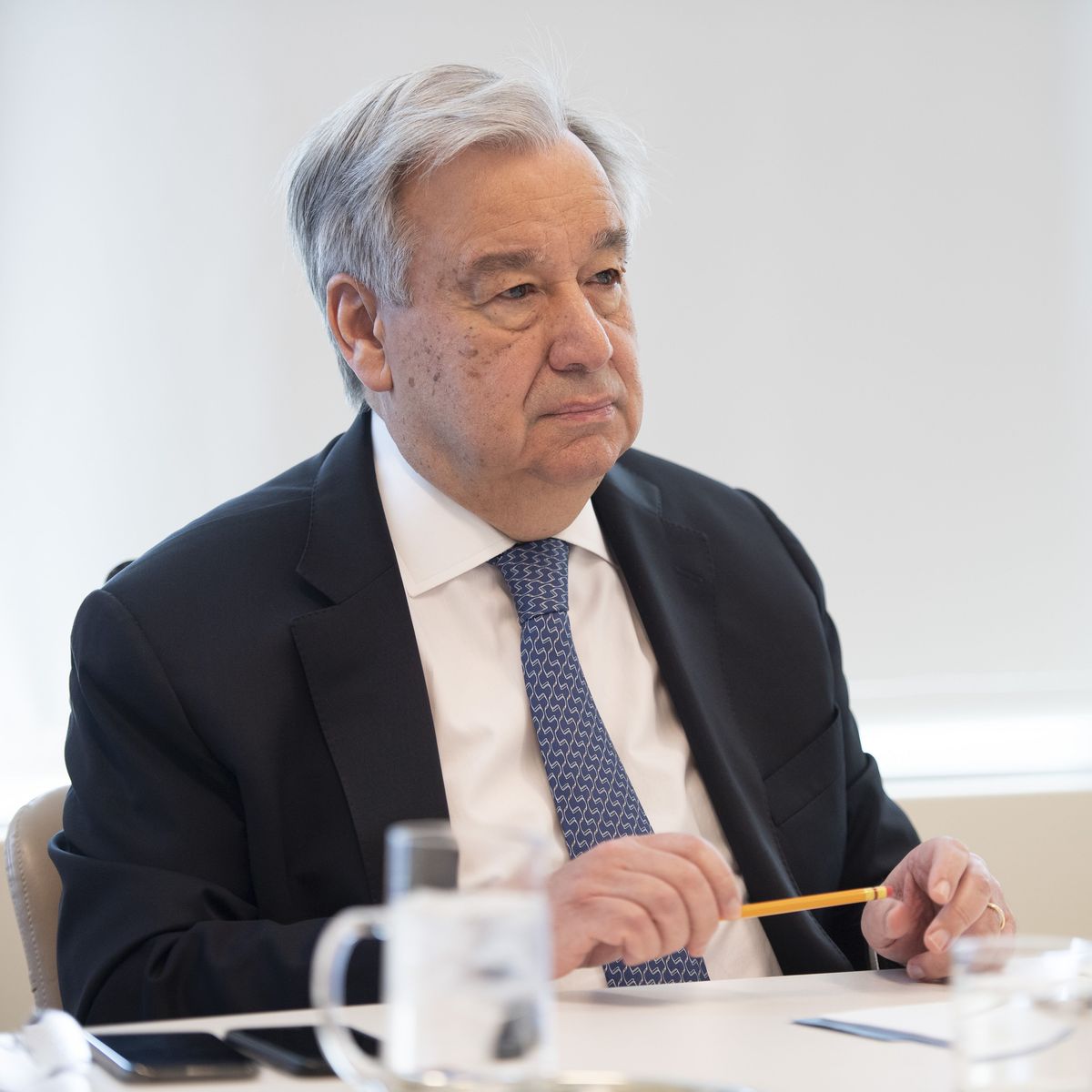 Generalsekretär António Guterres nimmt am außerordentlichen virtuellen Gipfel der Gruppe der Zwanzig (G-20) zur COVID-19-Pandemie teil.